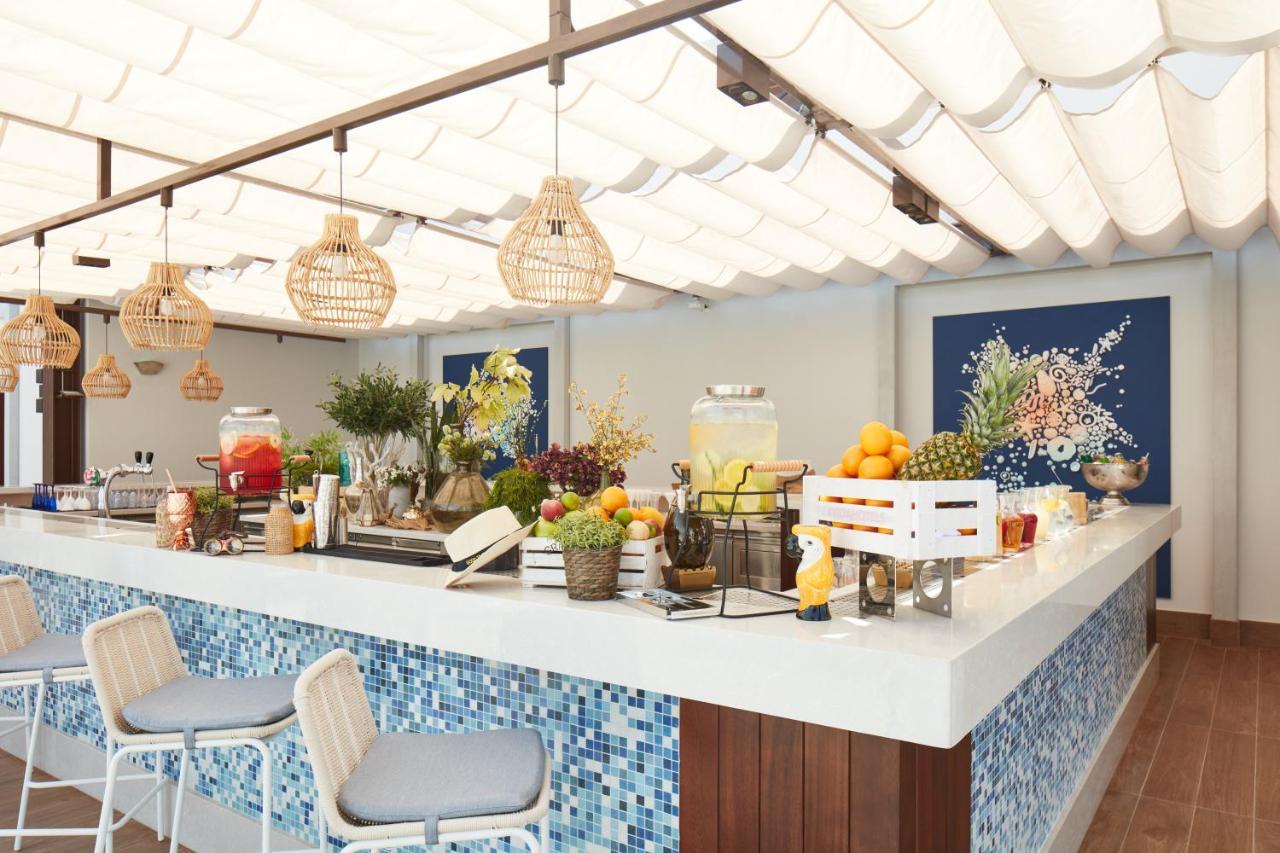 Vida Beach Resort Umm Al Quwain Exteriör bild The kitchen of the restaurant