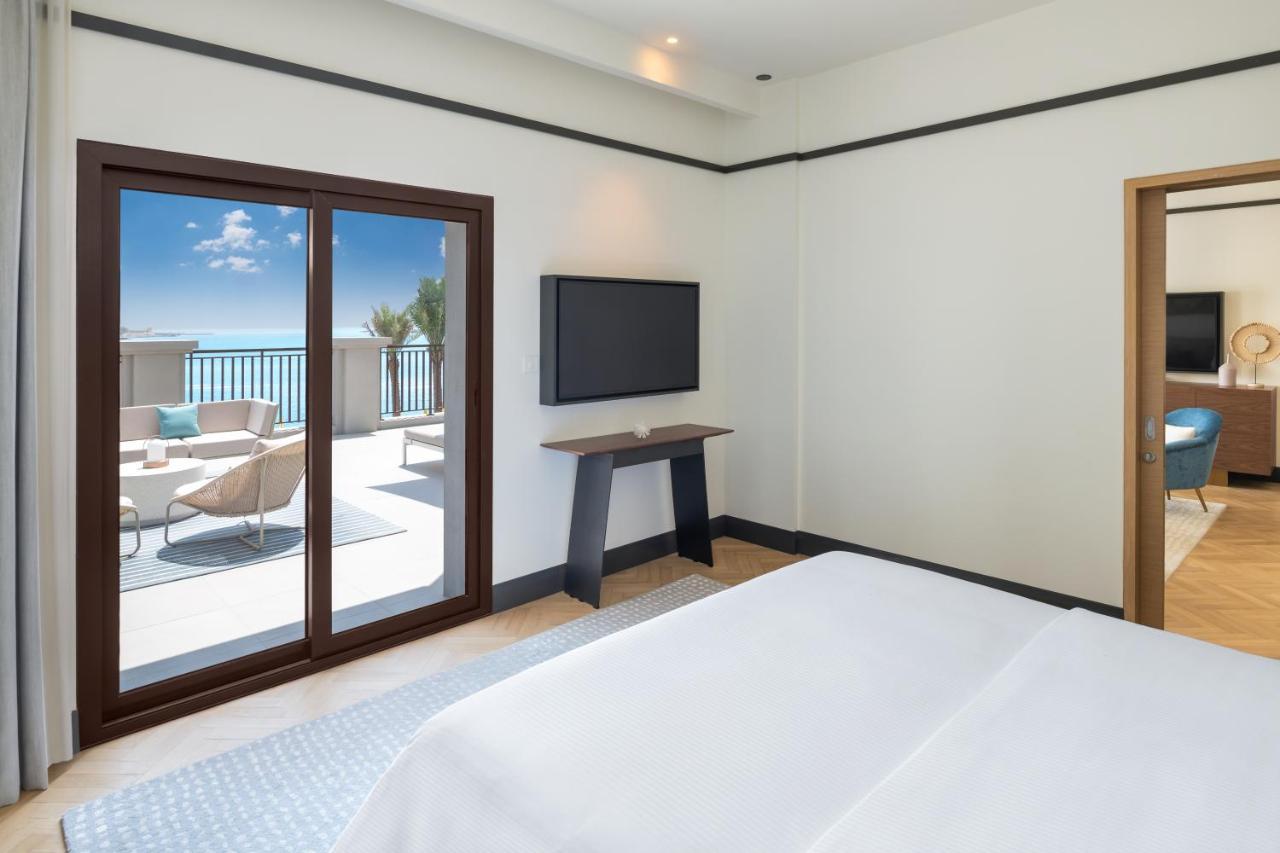 Vida Beach Resort Umm Al Quwain Exteriör bild A bedroom at the hotel